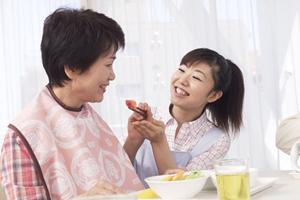 京都で見えない矯正を受けて綺麗な口元に